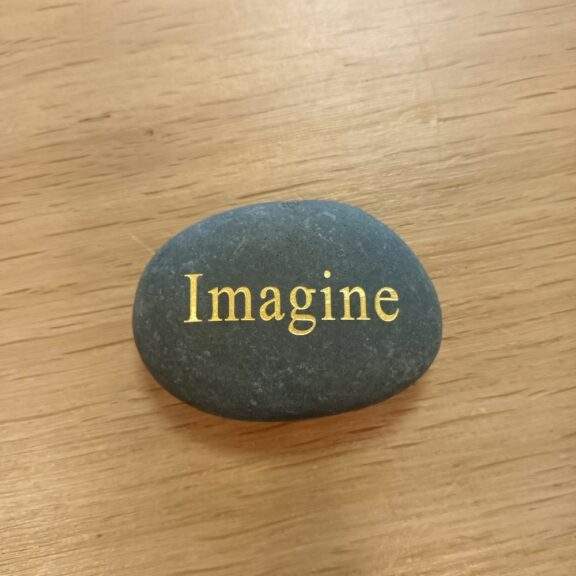 Galet noir Imagine - Bazardeluxe