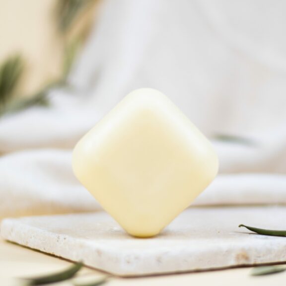 Crème bouclée solide pour les cheveux - Umaï – Image 2