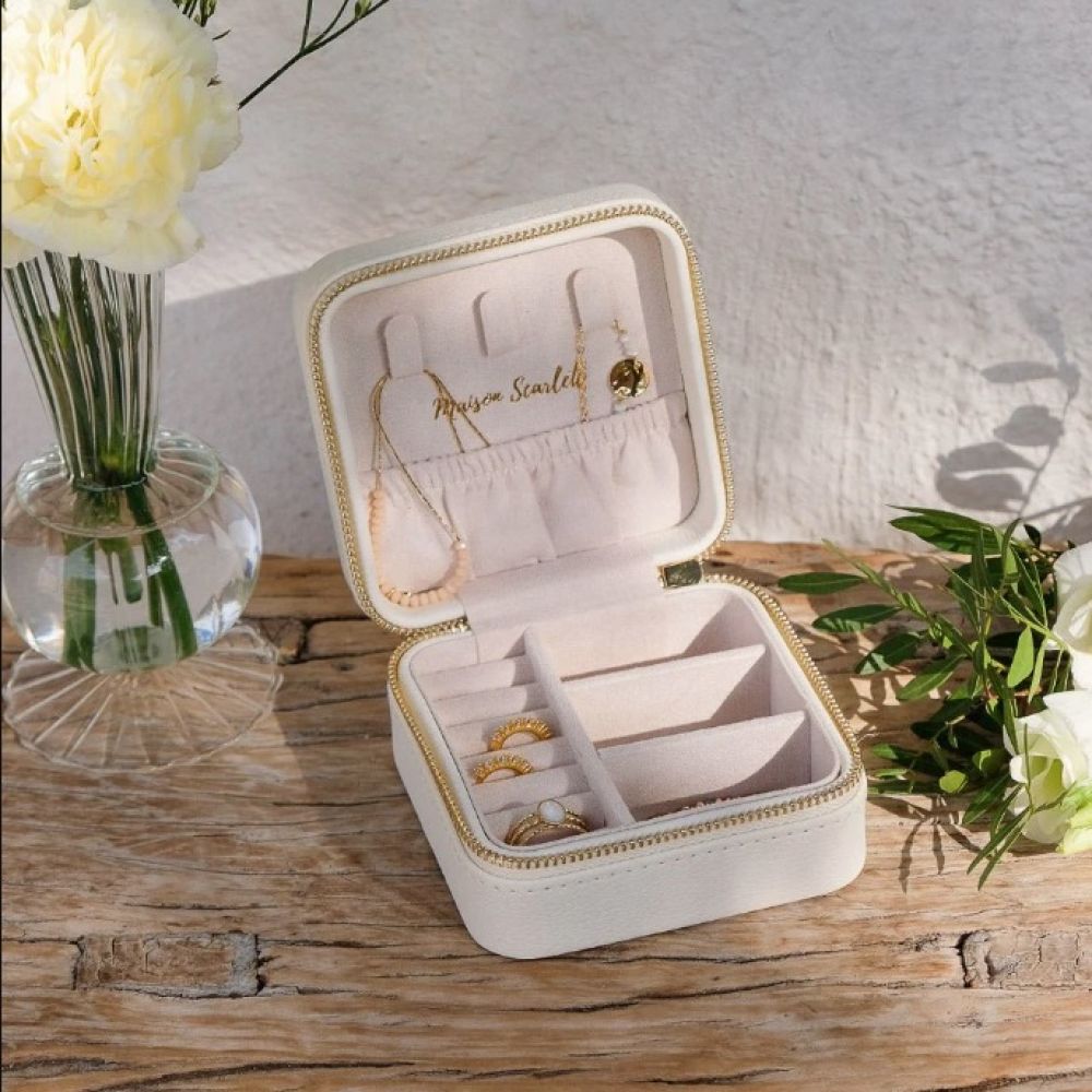 Boîte à bijoux Corinne en PU blanc – Maison Scarlett