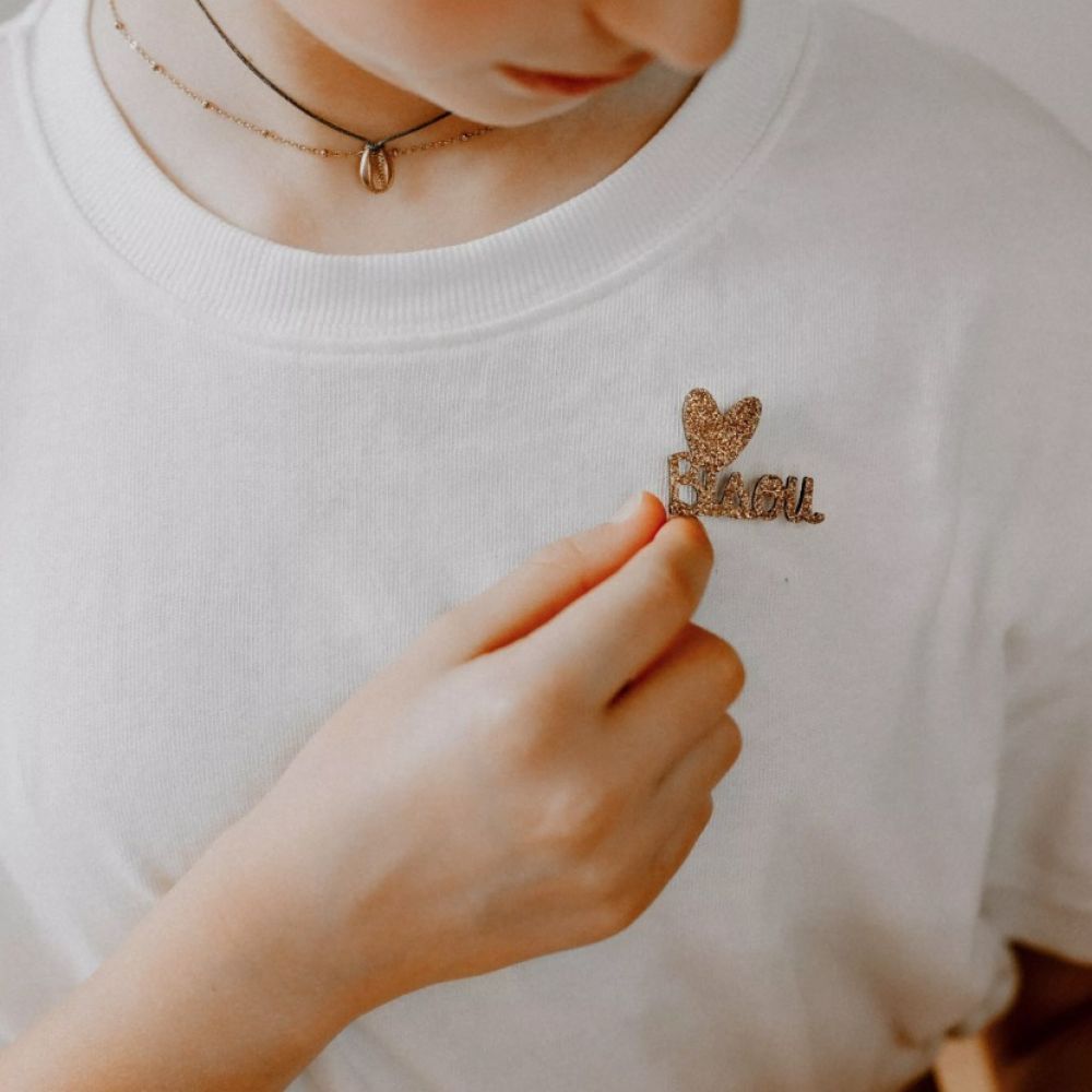 Pin’s Bisou doré – Les Petites Hirondelles